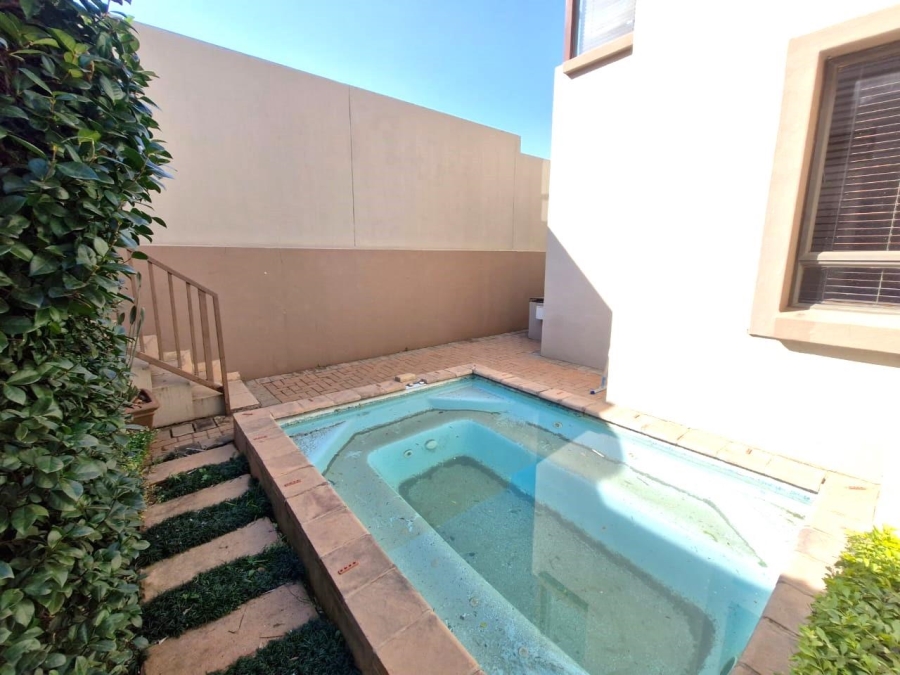 2 Bedroom Property for Sale in Xanadu Eco Park North West